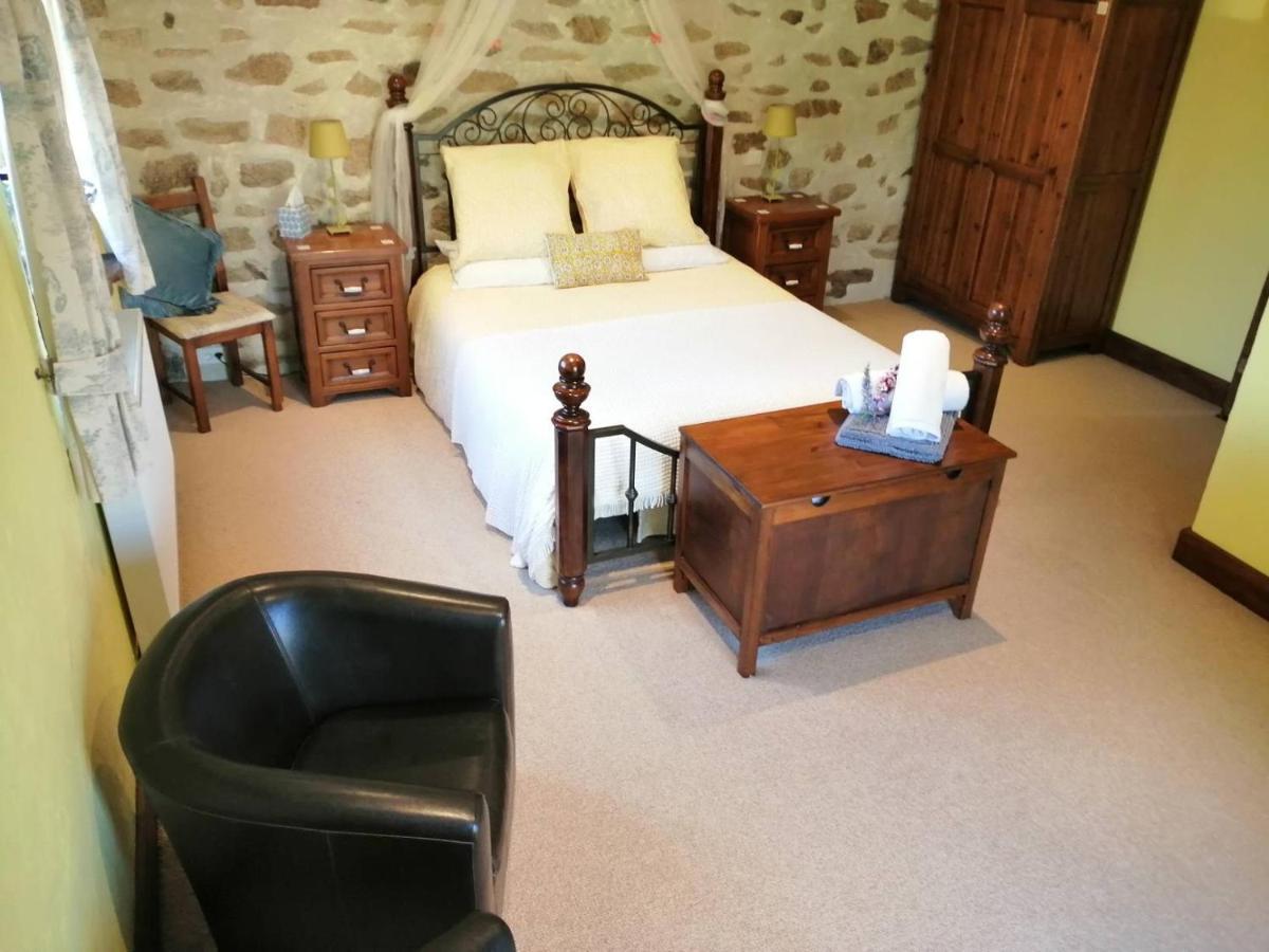 Bed and Breakfast La Grange Ancienne Montrollet Exterior foto