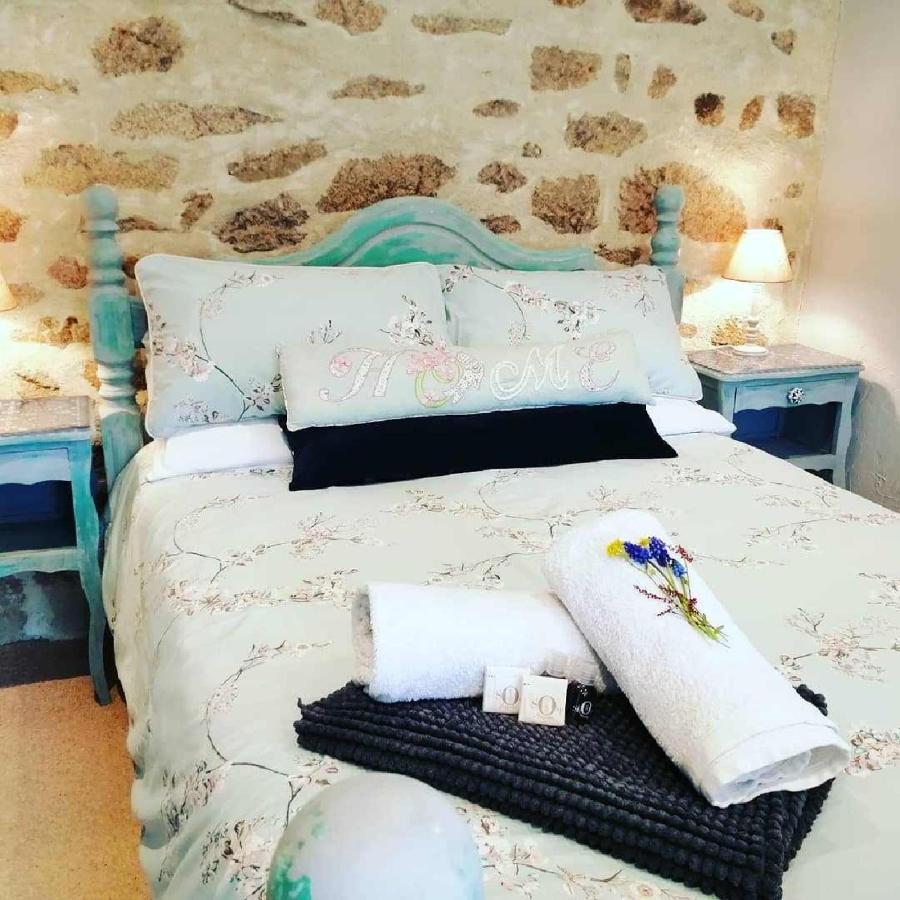 Bed and Breakfast La Grange Ancienne Montrollet Exterior foto