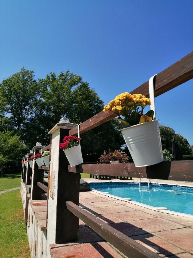 Bed and Breakfast La Grange Ancienne Montrollet Exterior foto